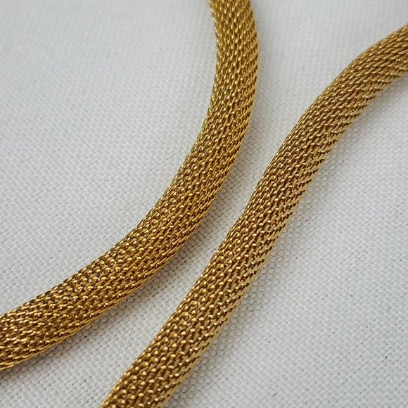 Vintage Gold Tone Mesh Chain Jaguar Pendant Necklace - Picture 4 of 7